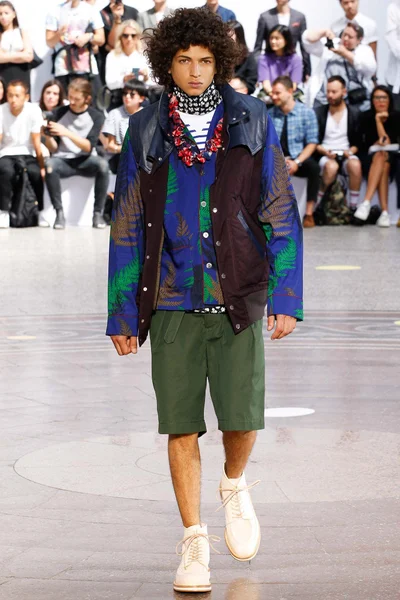 Look 18